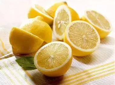 教你用柠檬迅速祛痘的四种方法