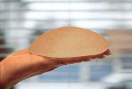 隆胸圆形假体与解剖型假体对比